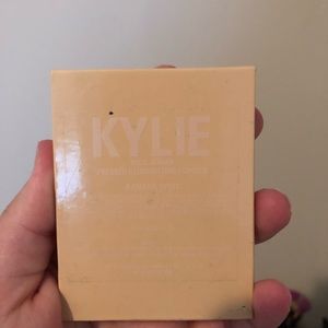 Kylie Cosmetics Banana Split Highlighter